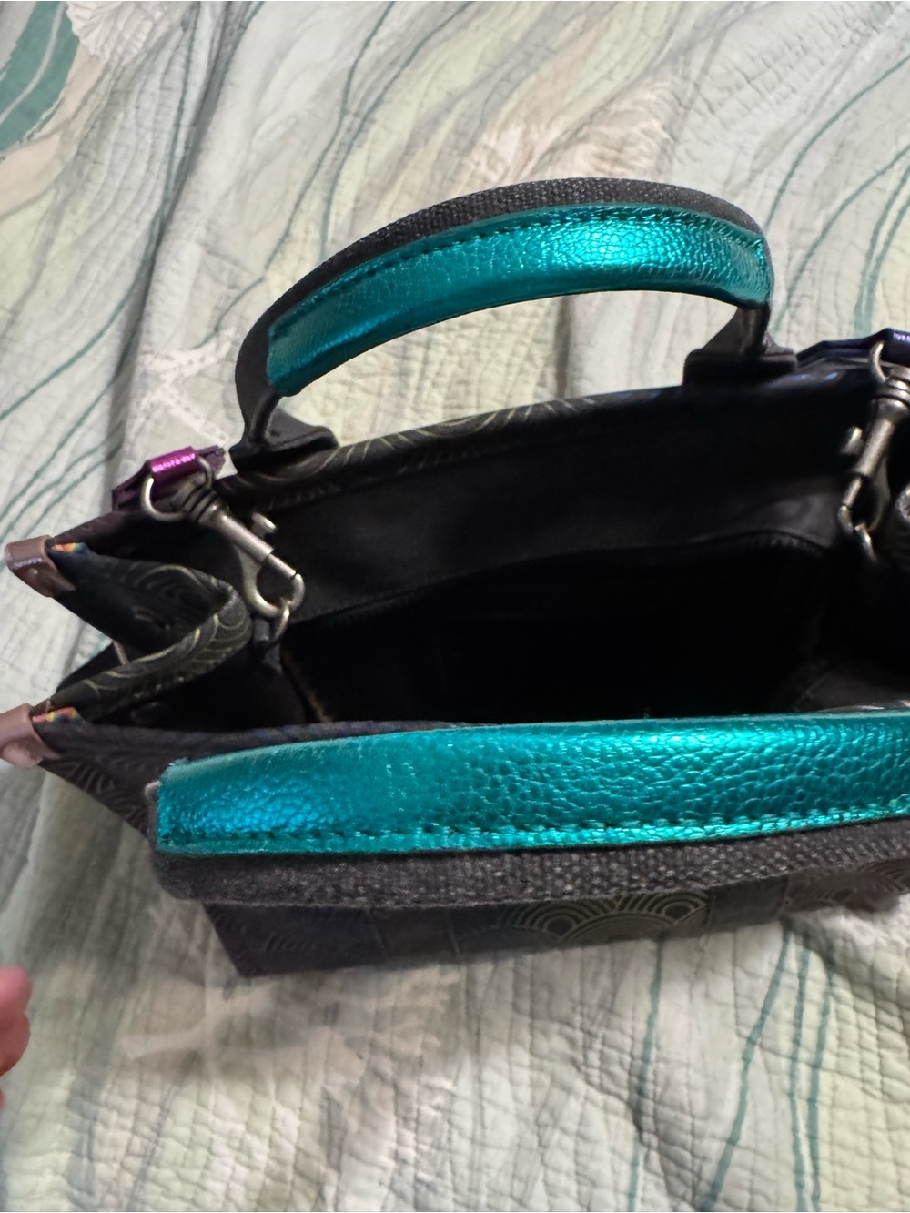 Kurt Geiger London Wave Tote The Large Size Southbank Tote - Picture 10 of 15